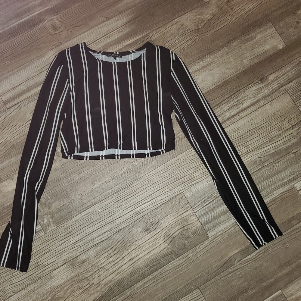 Black & White Striped Long Sleeve Crop Top - Large